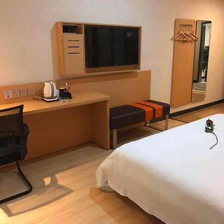 Отель 7 Days Premium Chongqing Jiangbei International Airport Branch Экстерьер фото