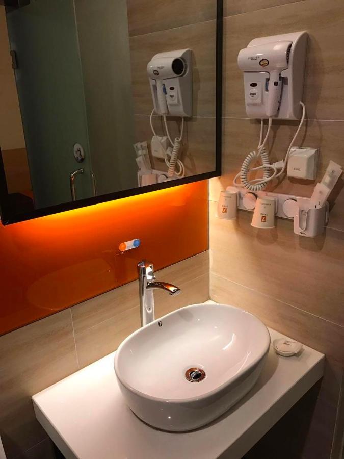Отель 7 Days Premium Chongqing Jiangbei International Airport Branch Экстерьер фото