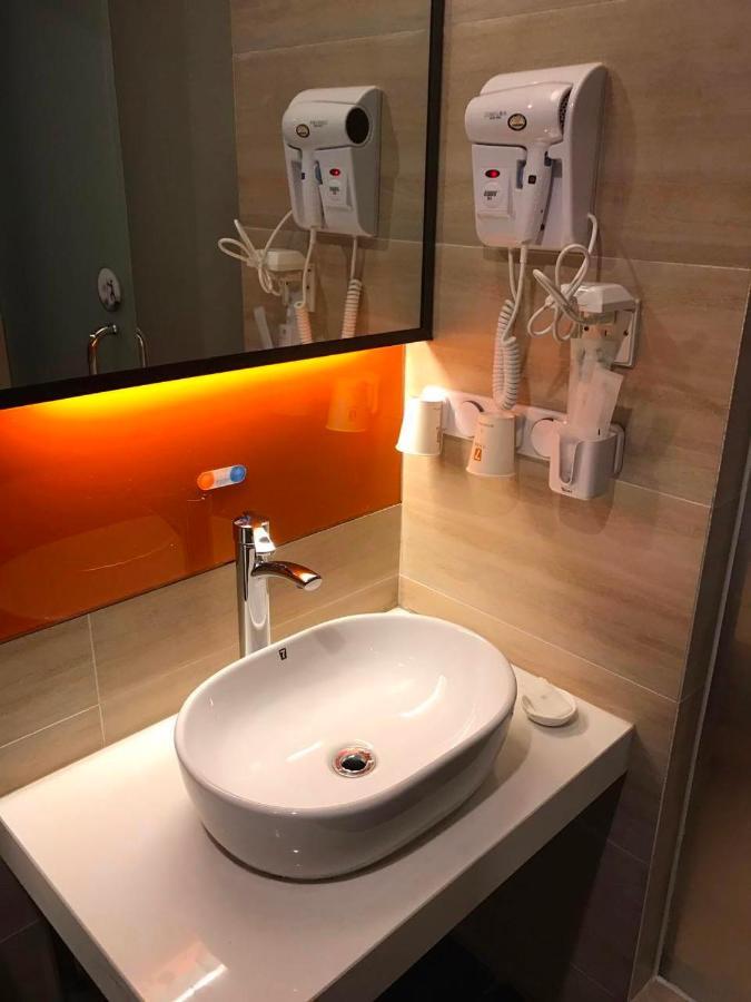 Отель 7 Days Premium Chongqing Jiangbei International Airport Branch Экстерьер фото