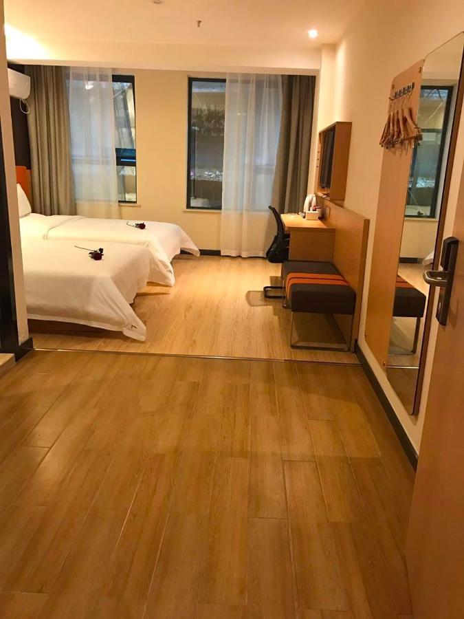 Отель 7 Days Premium Chongqing Jiangbei International Airport Branch Экстерьер фото